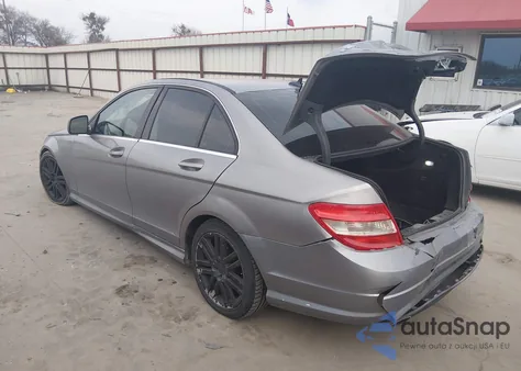 2009 Mercedes-Benz C 300 Luxury 4Matic/Sport 4Matic z USA, uszkodzony, nr VIN WDDGF81X89F278085